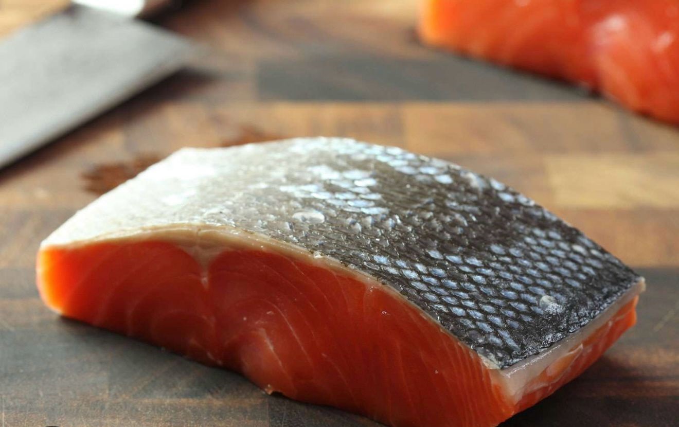 Salmon fillet skin on1